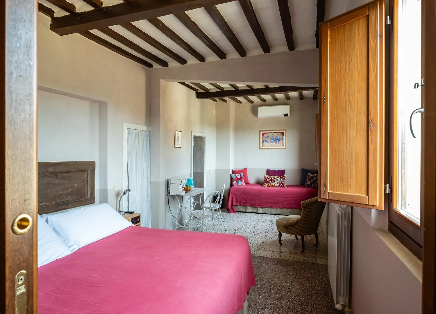 Bed and breakfast Rooms And Wine Al Castello Monteriggioni