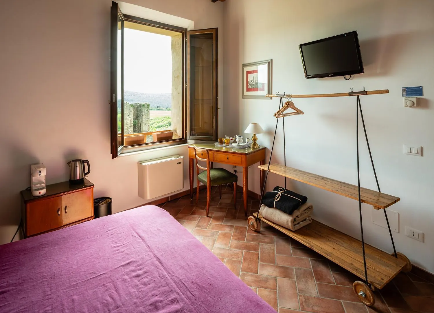 Rooms And Wine Al Castello Monteriggioni 0*,