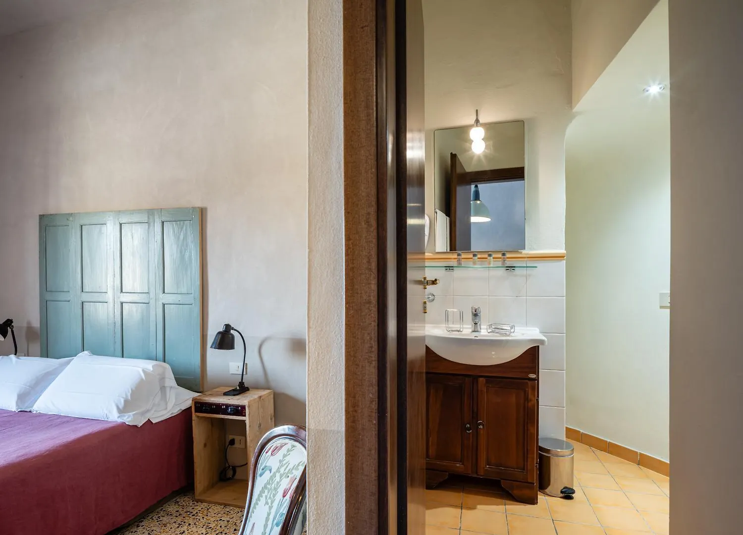 Rooms And Wine Al Castello Monteriggioni Bed and breakfast