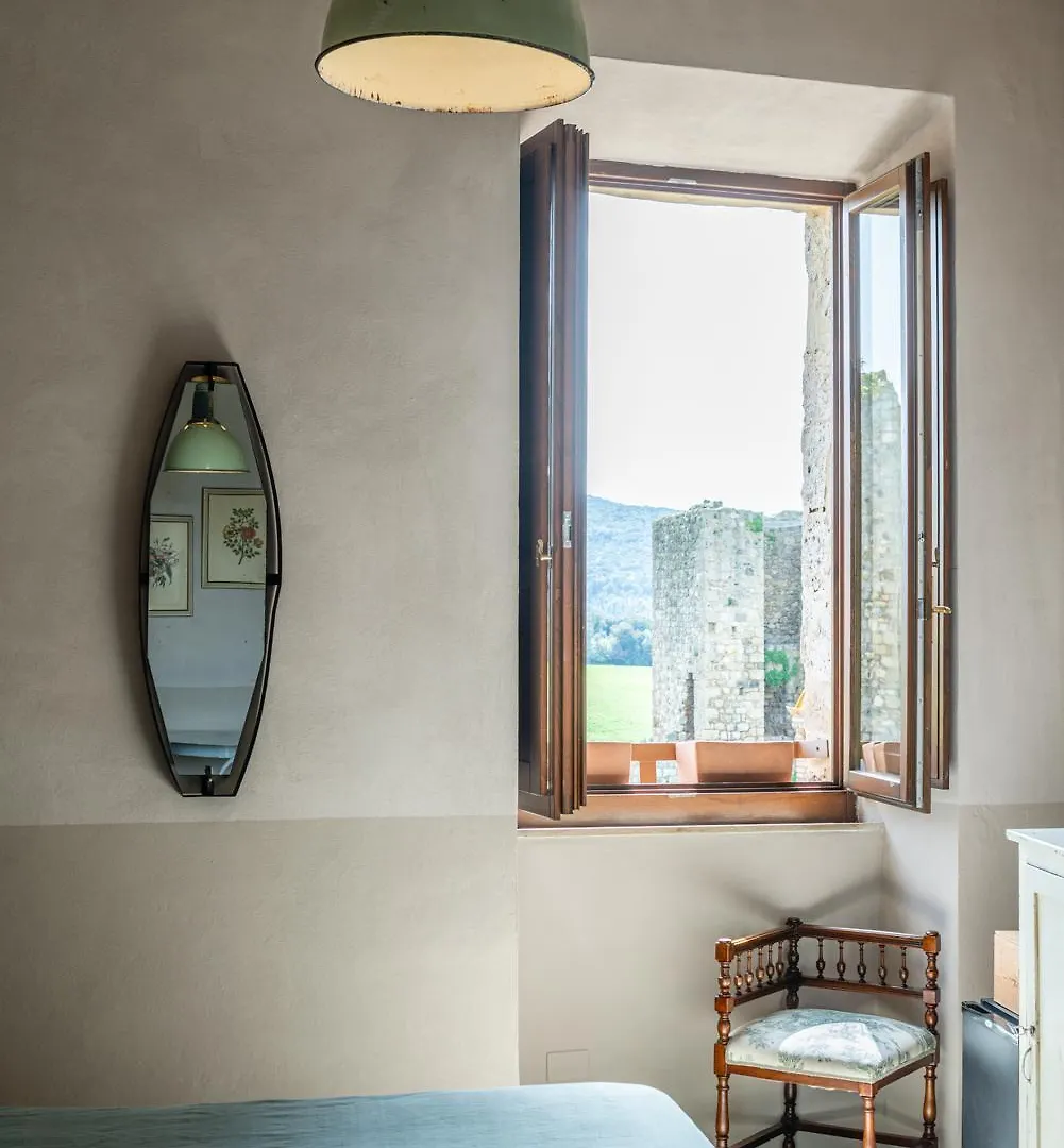 Rooms And Wine Al Castello Monteriggioni Bed and breakfast