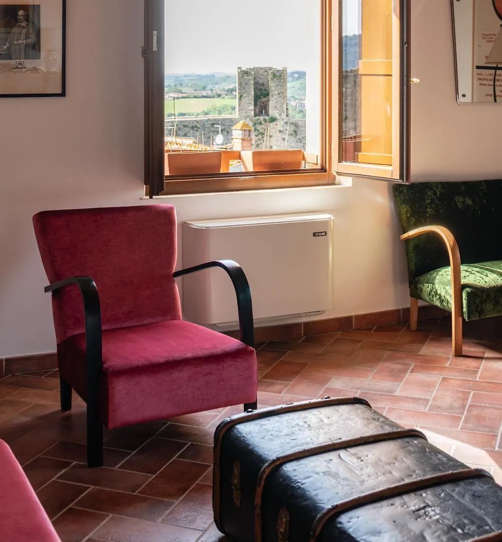 Bed and breakfast Rooms And Wine Al Castello Monteriggioni