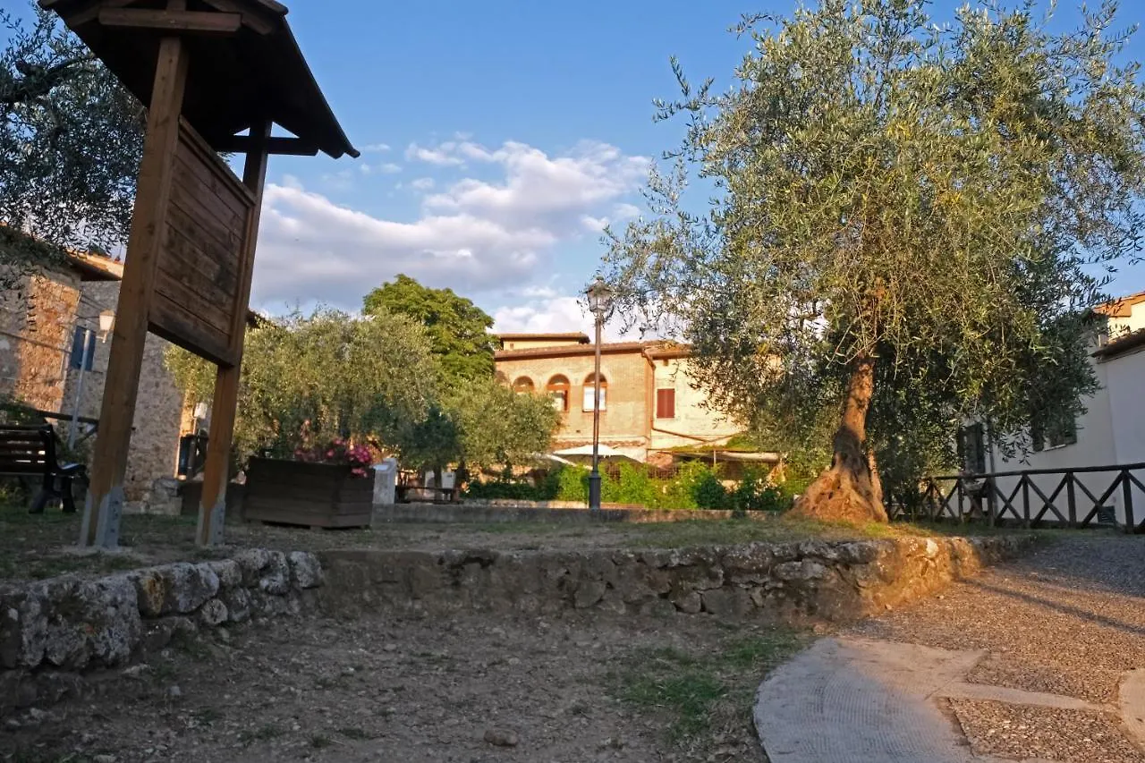 Bed & Breakfast Rooms&Wine al Castello Monteriggioni