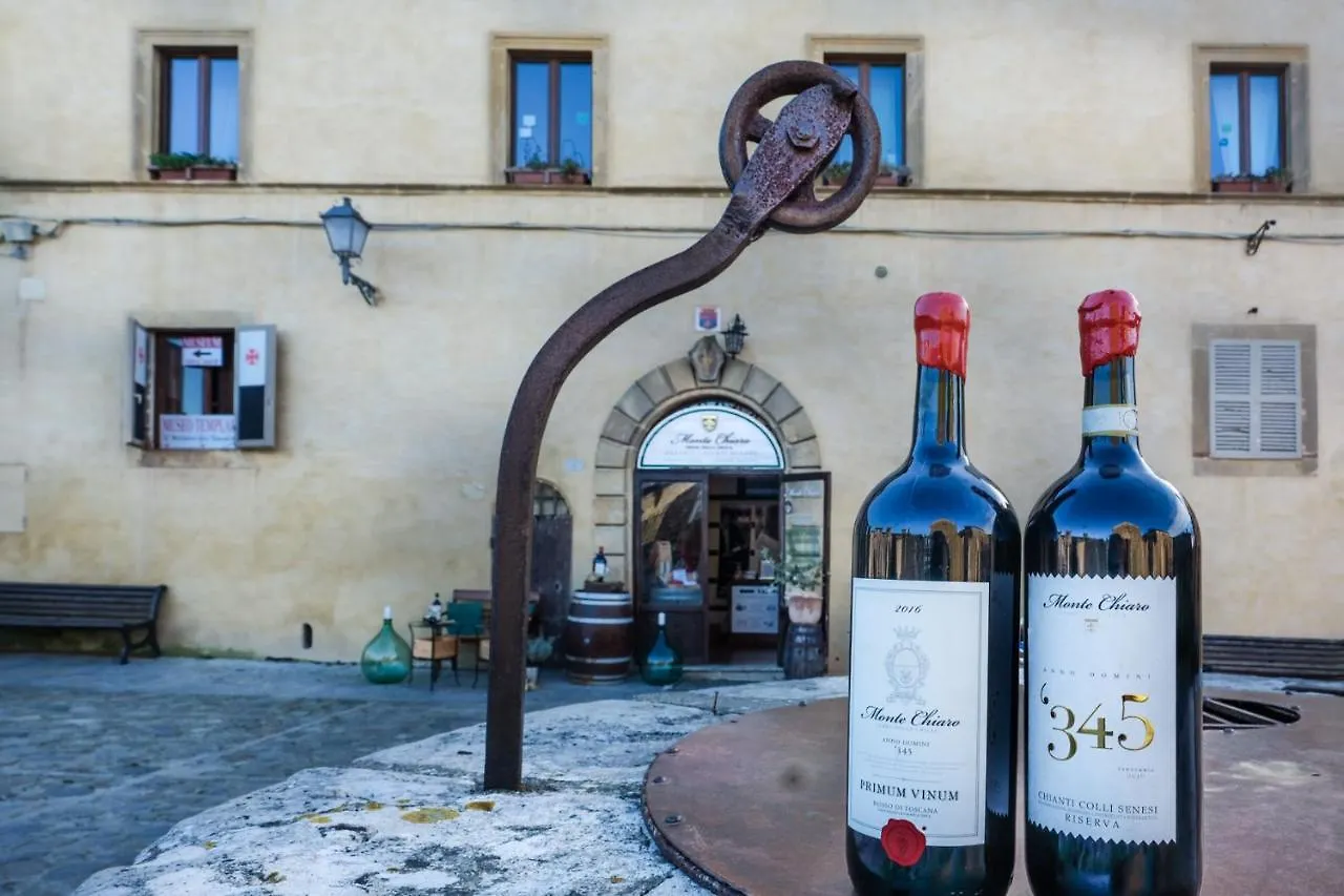 Bed & Breakfast Rooms&Wine al Castello Monteriggioni