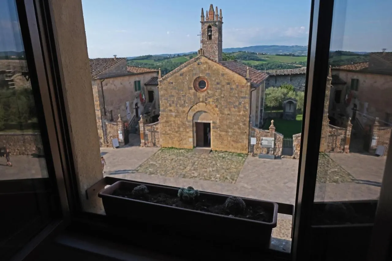 Rooms&Wine al Castello Monteriggioni Bed & Breakfast