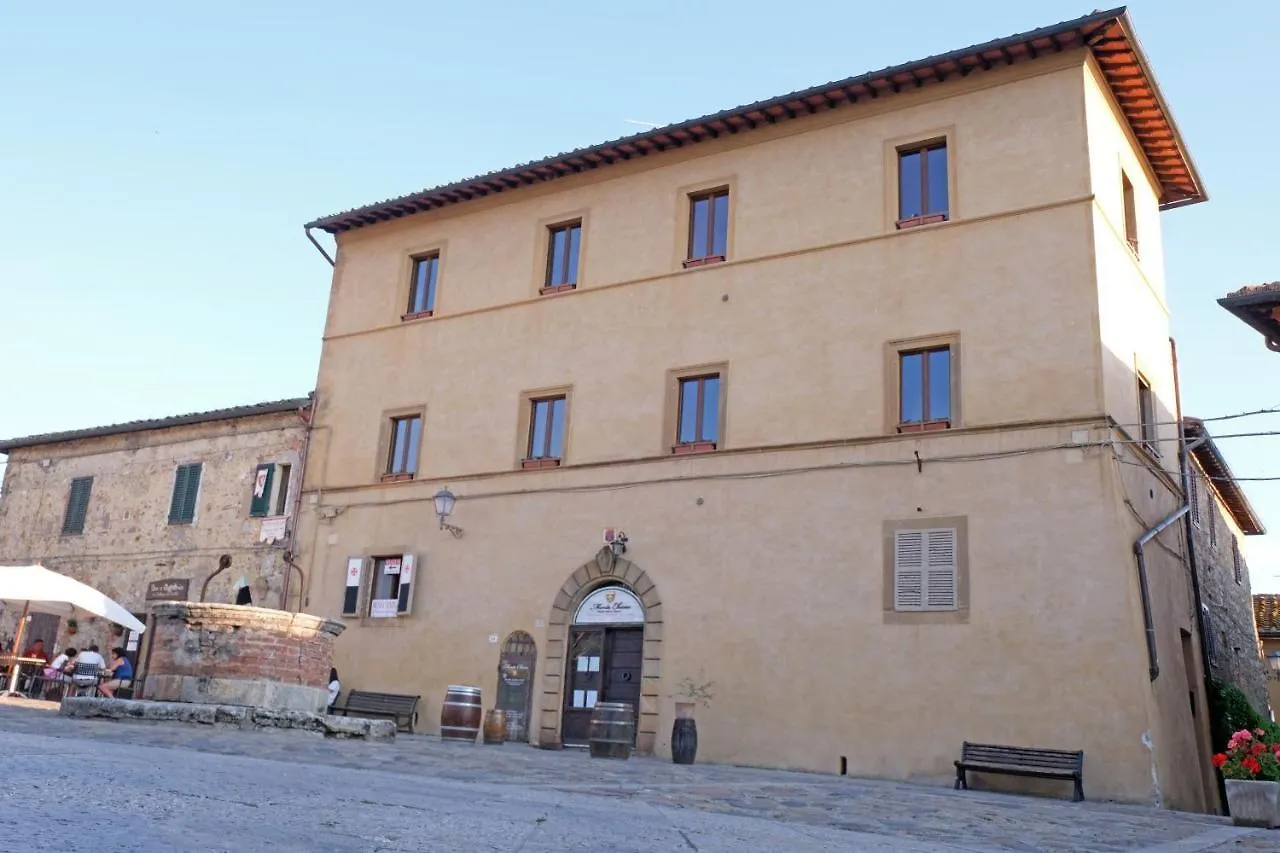 Rooms&Wine al Castello Monteriggioni