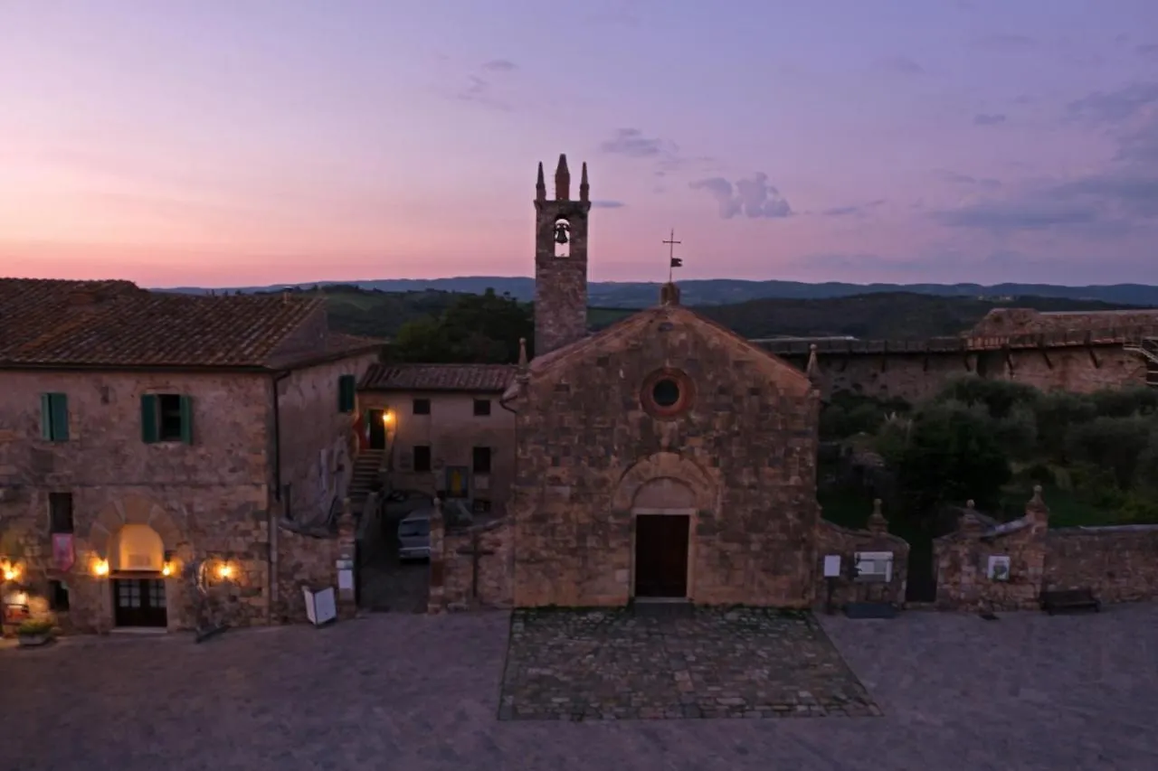 Rooms&Wine al Castello Monteriggioni