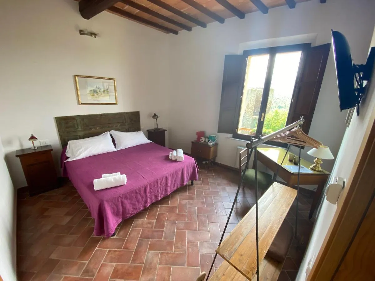 Rooms&Wine al Castello Monteriggioni 0*,  Italië