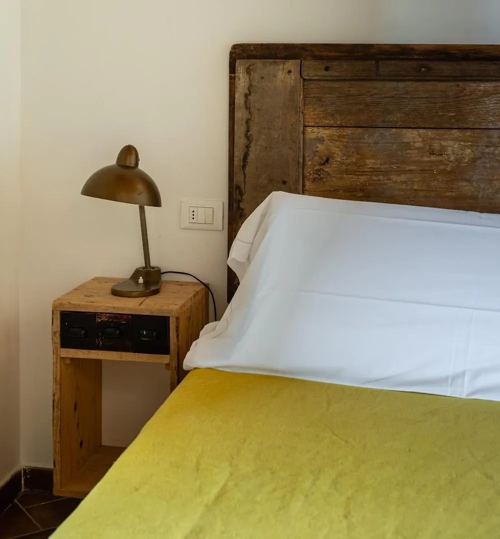 Bed & Breakfast Rooms And Wine Al Castello Monteriggioni Italy