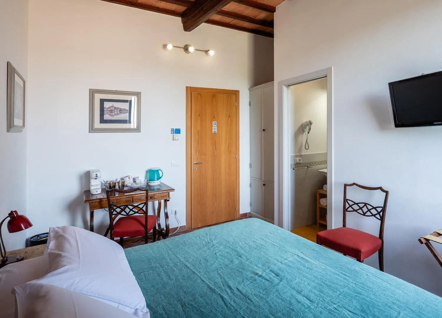 Rooms And Wine Al Castello Monteriggioni Bed & Breakfast
