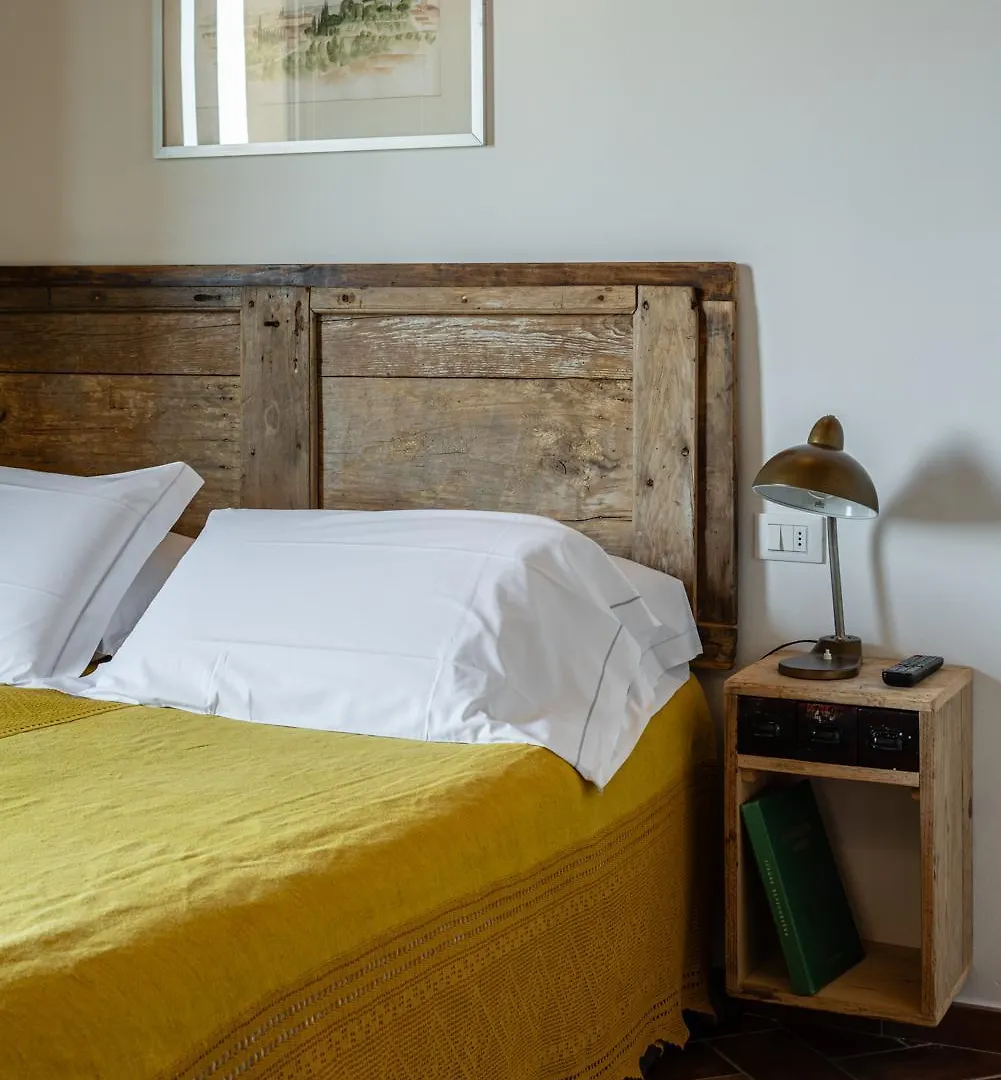 Rooms And Wine Al Castello Monteriggioni 0*,  Italy